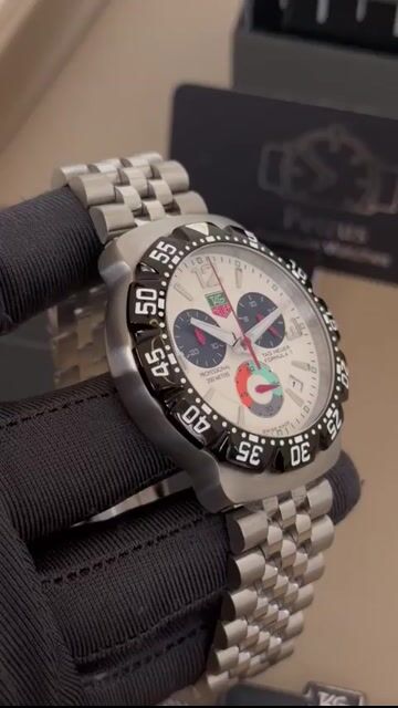 Video de TAG Heuer Fórmula 1 42mm - AÇO/MOSTRADOR BRANCO