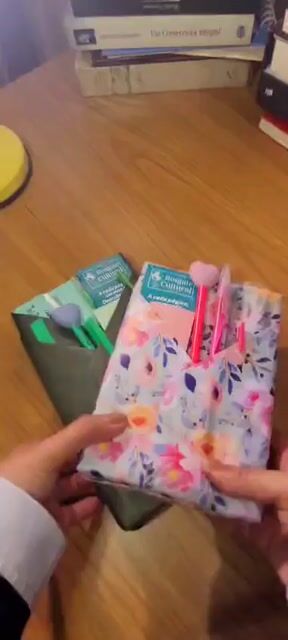 Vídeo de KIT PRESENTE COM EMBRULO ESPECIAL