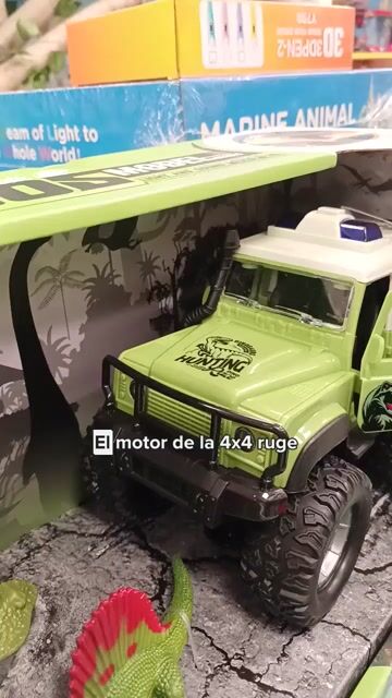 Video de Camioneta Safari 4x4 Set Dinosaurios Con Luz Y Sonido