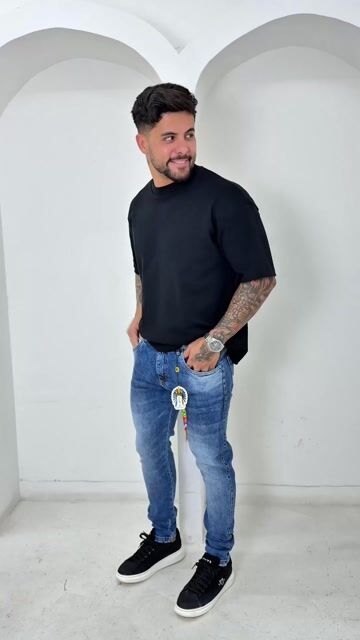 Video de Calça Básica Denim Clara