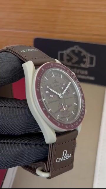 Video de Omega Speedmaster 40mm - RESINA/MOSTRADOR MARROM - NYLON