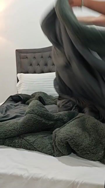 Video de Acolchado Neo corderito, marca LA BASTILLA® | Color Gris Oscuro