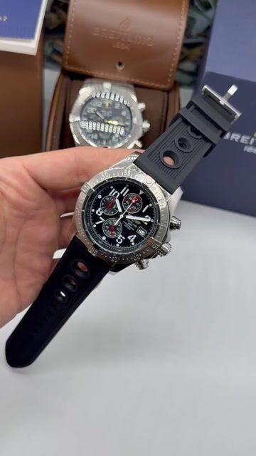 Video de Breitling Super Avenger 44mm - AÇO/MOSTRADOR PRETO - SILICONE