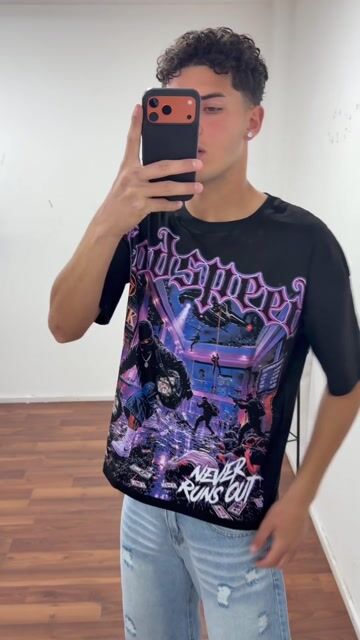 Video de Remera Over Godspeed billete C