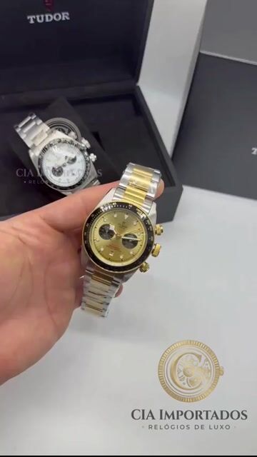 Vídeo de Black Bay Chronograph Relógio Premium Dourado Masculino | CIA IMPORTADOS