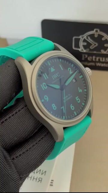 Video de IWC Pilot Mark XX Tiffany 41mm - AÇO/MOSTRADOR PRETO - SILICONE