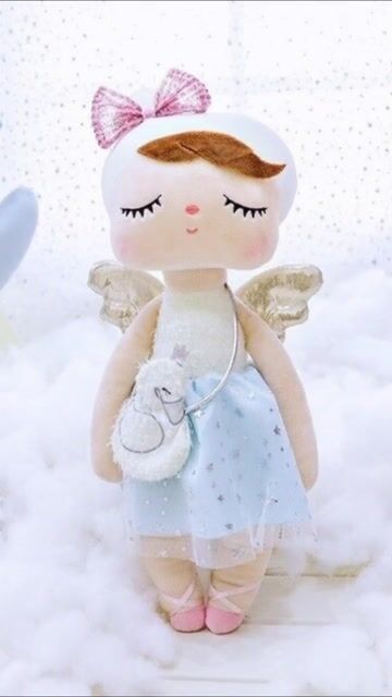 Video de METOO DOLL - BONECA ANGELA 35CM ANJA - CISNE