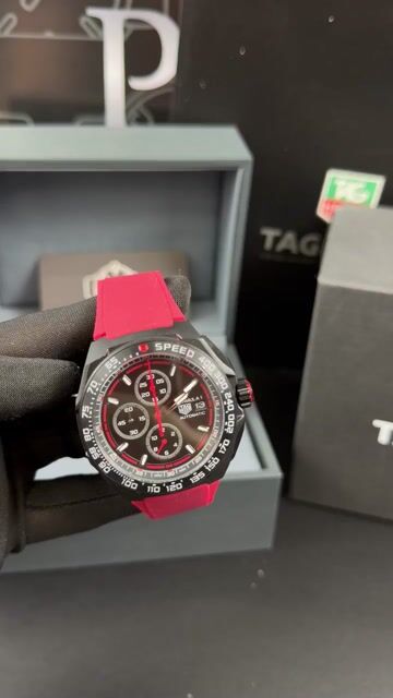 Video de TAG Heuer Fórmula 1 42mm - AÇO PRETO/MOSTRADOR PRETO - SILICONE