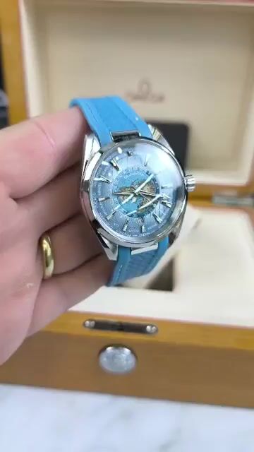 Video de Omega Seamaster Aqua Terra 42mm - AÇO/MOSTRADOR AZUL CLARO - SILICONE