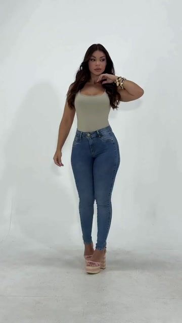 Vídeo de LUNAY'S JEANS