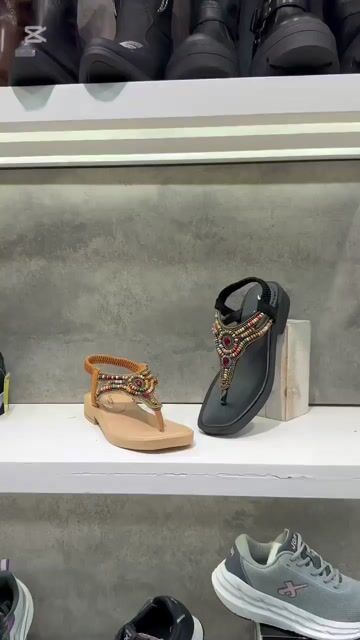 Video de Sandalias JESSIA beige