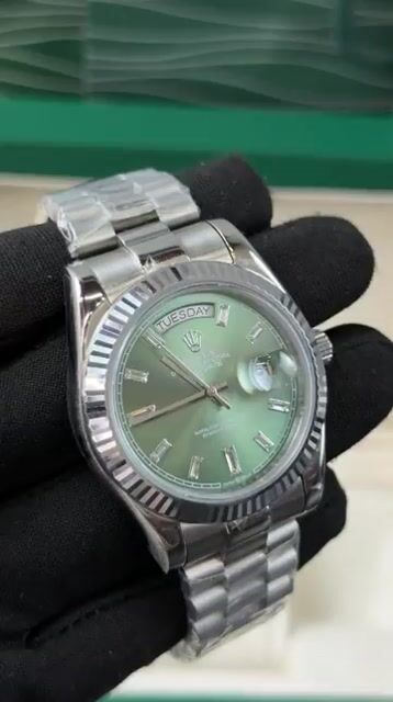 Video de Rolex Day-Date President 40mm - Mostrador Verde/Bezel canelado