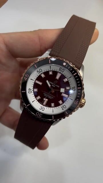 Video de Breitling Superocean 44mm - AÇO/MOSTRADOR MARROM - SILICONE
