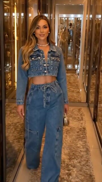 Video de Jaqueta jeans bordada em strass