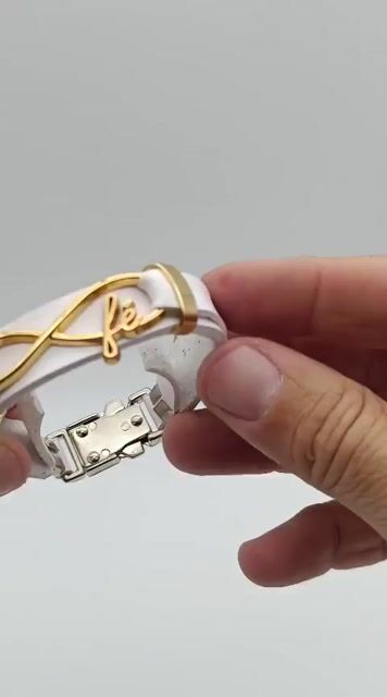 Video de Pulseira couro com metal dourado - Fé - feixo prateado -
