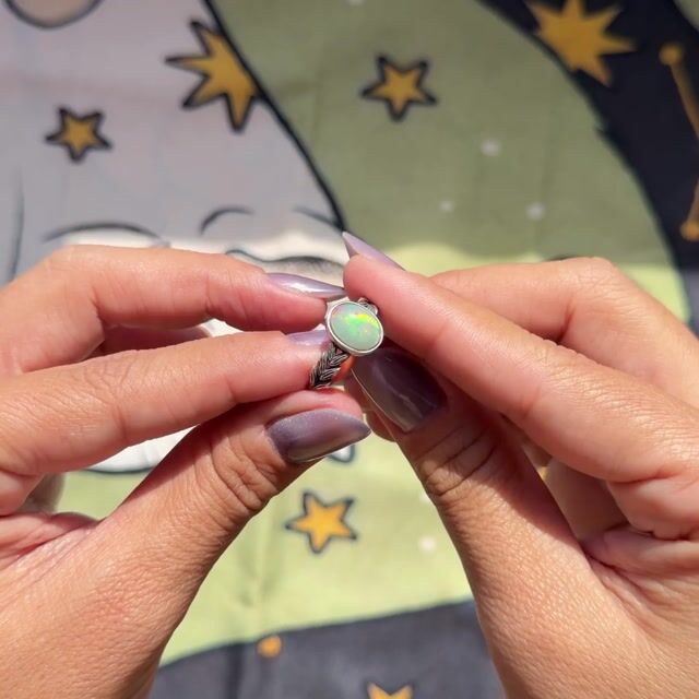 Video de Anel Laila · Prata 925 · Opala Natural · Estilo Boho