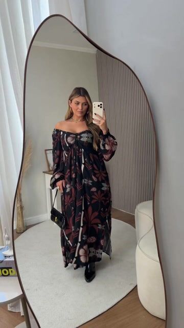 Vídeo de VESTIDO PLUS SIZE MANGA LONGA PRETO E MARROM: SOFISTICAÇÃO E MOVIMENTO