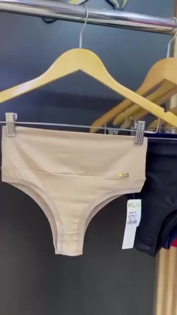 Video de Calcinha Feminina Cintura Alta Malu Lisa com Pingente de Coração (cor enviado conforme disponibilidade)