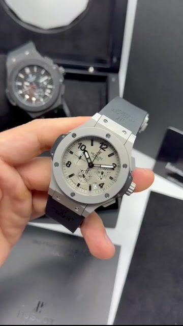 Video de Hublot Steel 44mm - AÇO/MOSTRADOR BRANCO - SILICONE