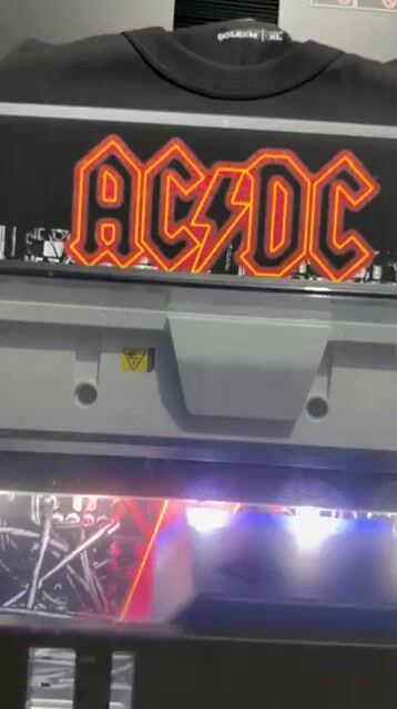 Video de Remera Ac Dc Power Up Cables