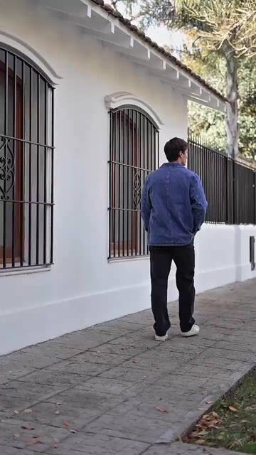 Video de CHAQUETA DE JEANS AZUL