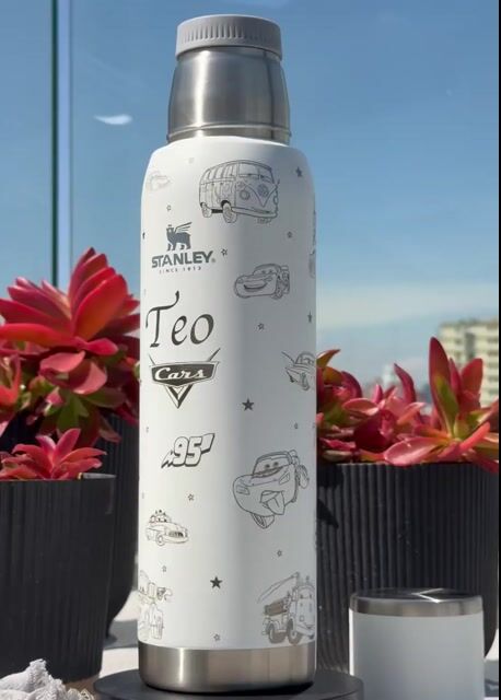 Video de Termo Stanley Original Adventure TO-GO | 1.3 lts. - FULL GRABADO - TEMÁTICA: CARS
