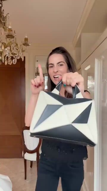 Vídeo de LEIA MICRO PRETO E OFF WHITE