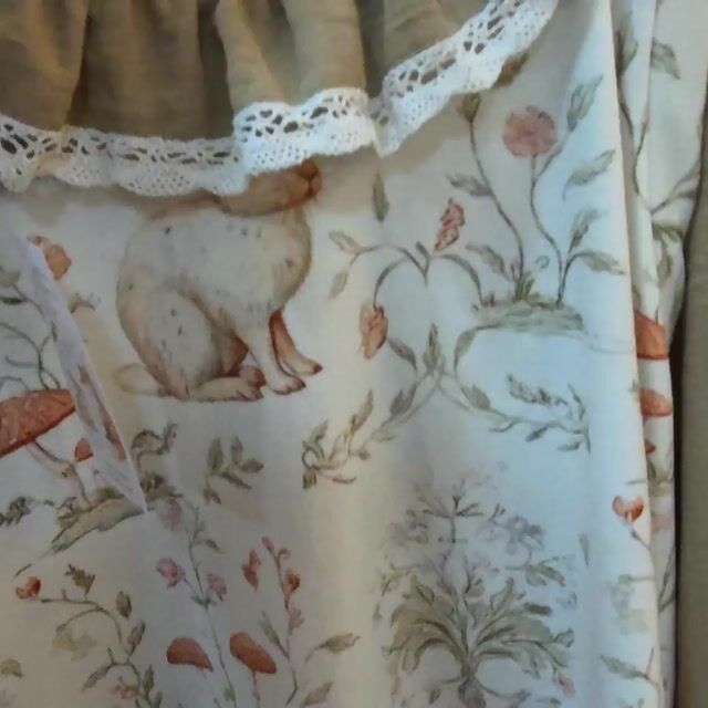 Video de CHALECO PLUSH CONEJOS Y HONGOS