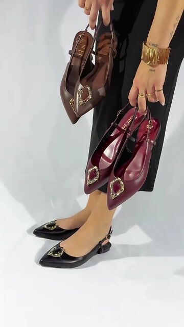 Vídeo de SAPATILHA SLINGBACK EM COURO COM ACESSÓRIO FRONTAL MONICA