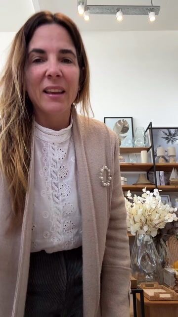 Video de Muebles Línea Pergamino. Stock y a pedido