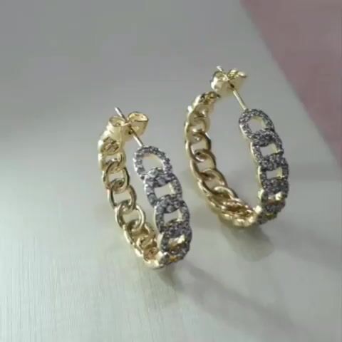 Video de Argola Trançada Cravejada com Zircônias no Banho Ouro