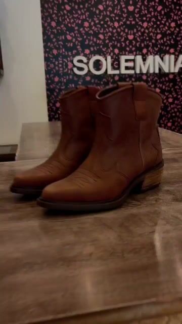 Video de SOLEMNIA SHOES