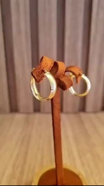 Video de Brinco Feminino Argola Grossa Lisa 6mm Em Ouro 18k