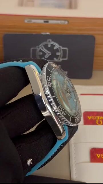 Video de Omega Speedmaster 44mm - AÇO/MOSTRADOR PRETO - NYLON