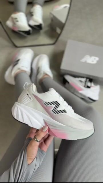 Video de New Balance Fuelcell Rebel V5 Premium