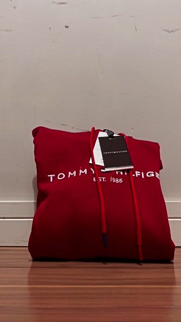 Video de BLUSA-MOLETOM-IMPORTADA-COM-CAPUZ-TH-BRANCO-5437