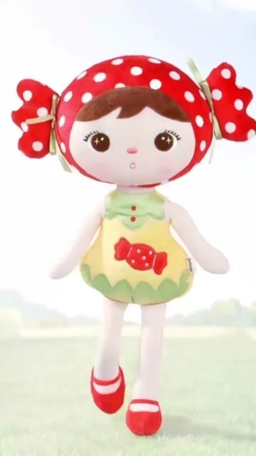 Video de METOO DOLL - BONECA KEPPEL 45CM CLÁSSICA - BALA VERMELHA