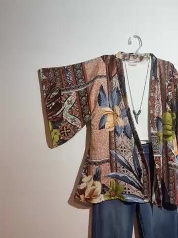 Vídeo de kimono estampado Jardim de Siena