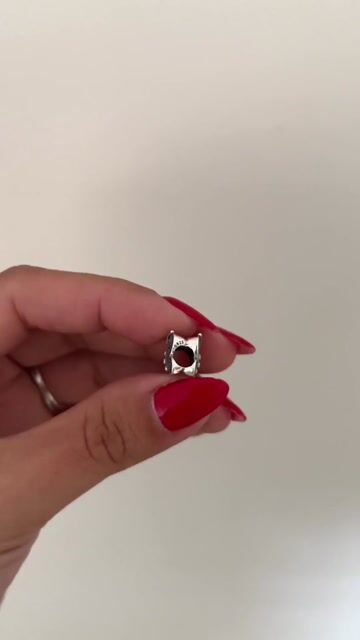 Video de Charm mariposa con piedras