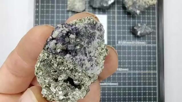 Video de 416 gr Calcopirita y Fluorita sobre Galena 6 Piezas Minerales de Colección