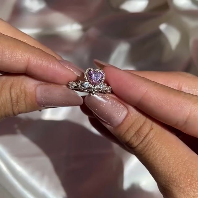 Video de Anel Dandara · Prata 925 · Coração Rosa · Solitário · Design Floral