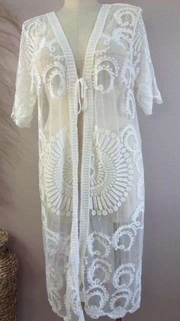 Video de Kimono de renda longo ofwhite