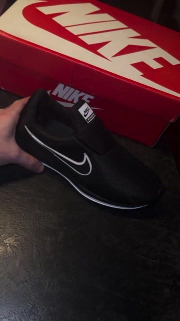 Vídeo de Tênis Slip-on Esportivo Sem Cadarço