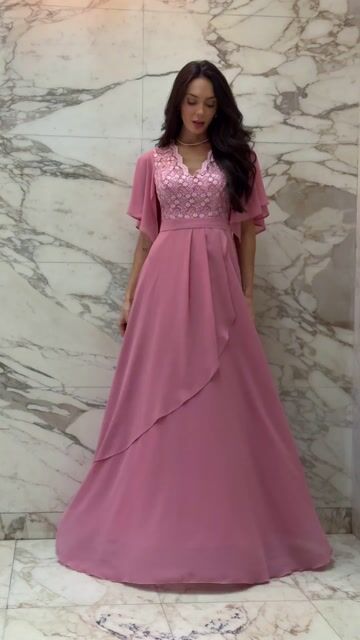 Vídeo de Vestido Longo De Festa Ellen Rose De Chiffon com Mangas Assimétricas e Corpete Bordado