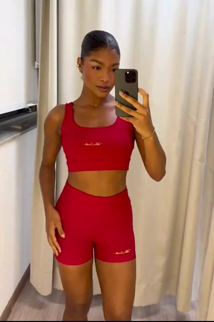 Vídeo de VITORIA CARVALHO MODA FITNESS