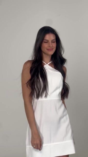 Vídeo de VESTIDO CURTO MANUELA