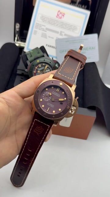Video de Panerai Submersible 47mm - AÇO ROSE/MOSTRADOR MARROM - COURO
