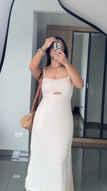 Vídeo de Vestido Midi Alça Zíper Bolsos Vazado Viscose Leona Pérola