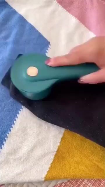 Video de Removedor de fiapos para roupas RECARREGAVEL