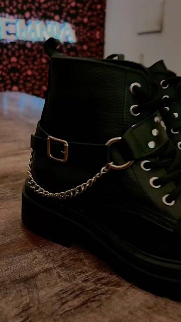 Video de SOLEMNIA SHOES